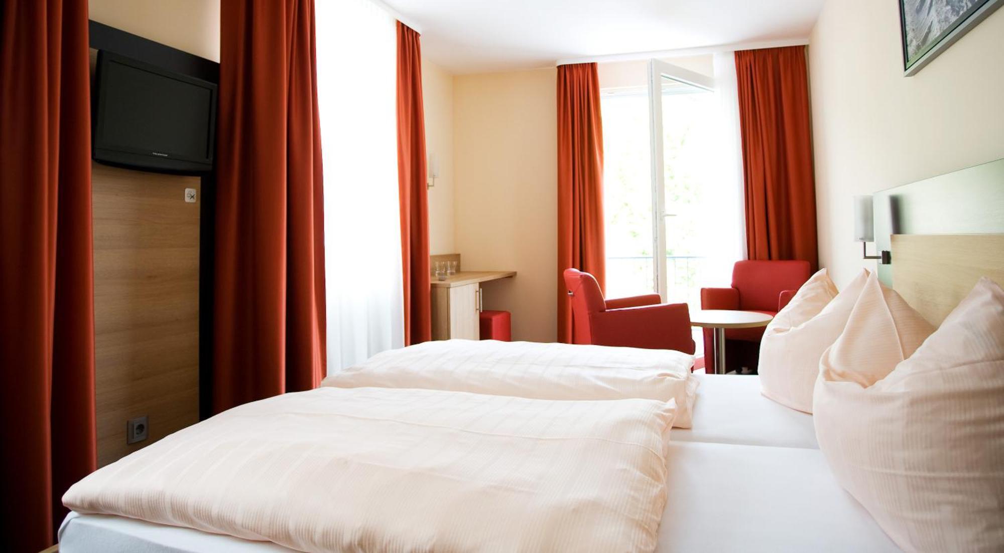 Hotel La Baia Кохем Екстериор снимка